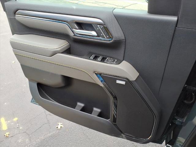 New 2026 Chevrolet Silverado 2500 ZR2 w/ LPO, Dark Essentials Package image 9