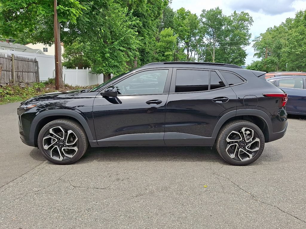 Certified 2024 Chevrolet Trax RS w/ Driver Confidence Package FWD image 4