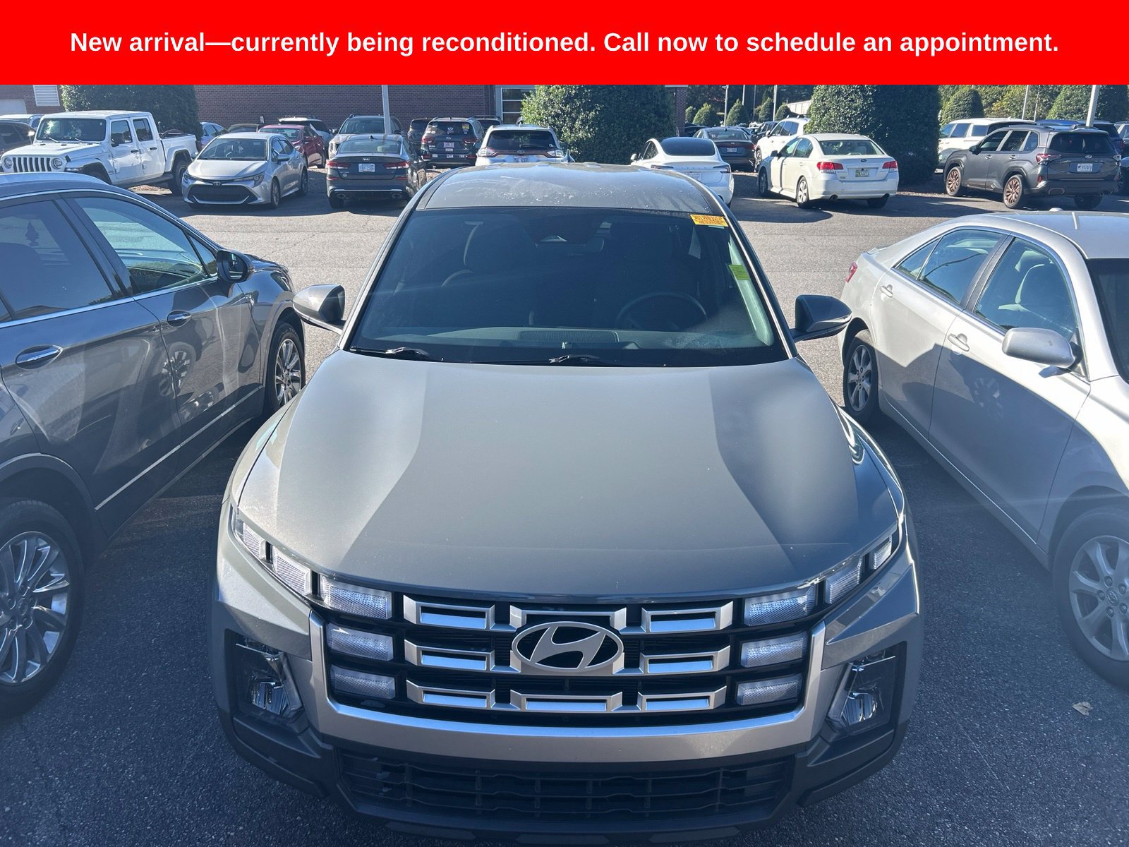 Used 2025 Hyundai Santa Cruz SE AWD/4WD image 2