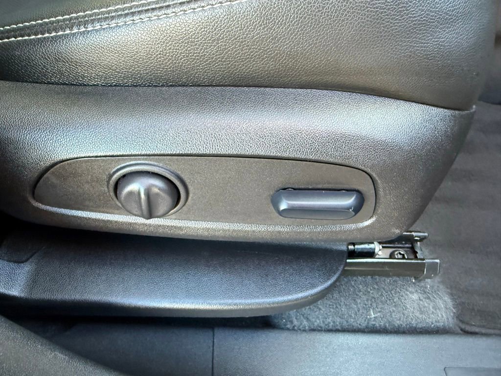 Used 2024 GMC Terrain SLT image 14