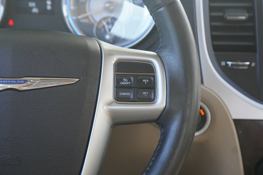 Used 2013 Chrysler 300 AWD w/ Driver Convenience Group image 15