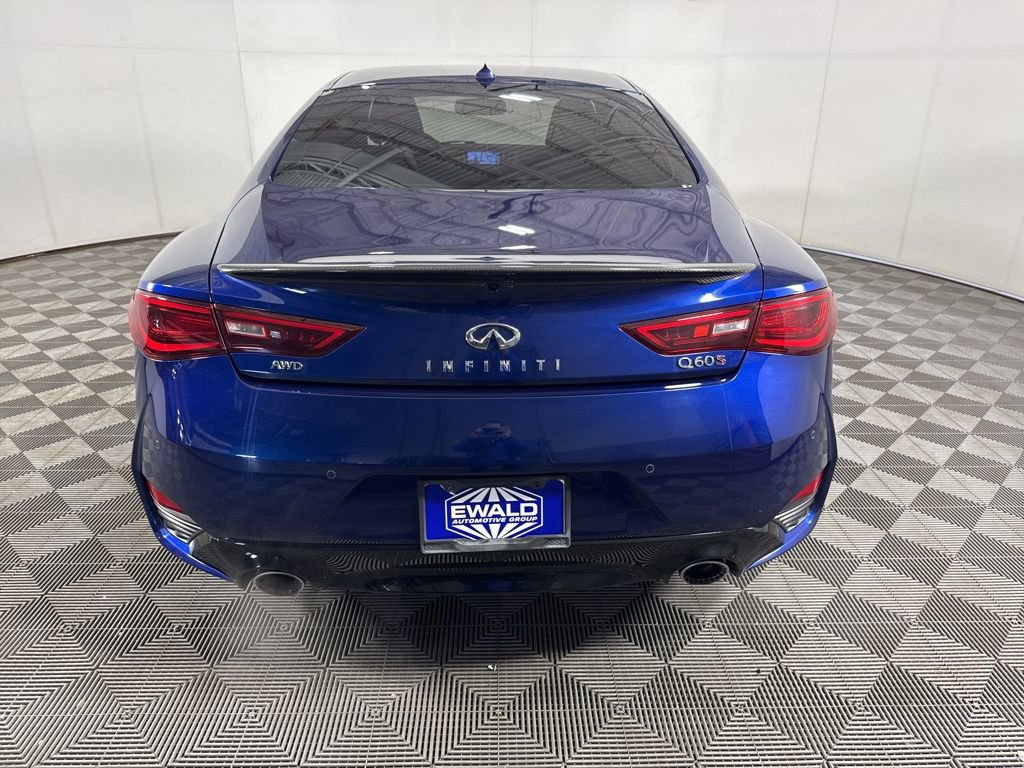 Used 2018 INFINITI Q60 Red Sport 400 w/ Sensory Package 3.0T Sport AWD/4WD image 9