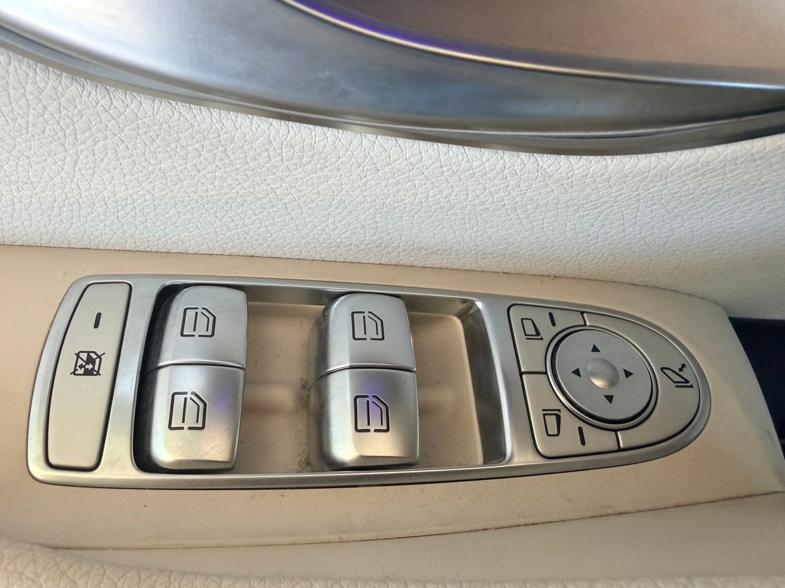 Used 2018 Mercedes-Benz E 400 4MATIC Sedan image 18