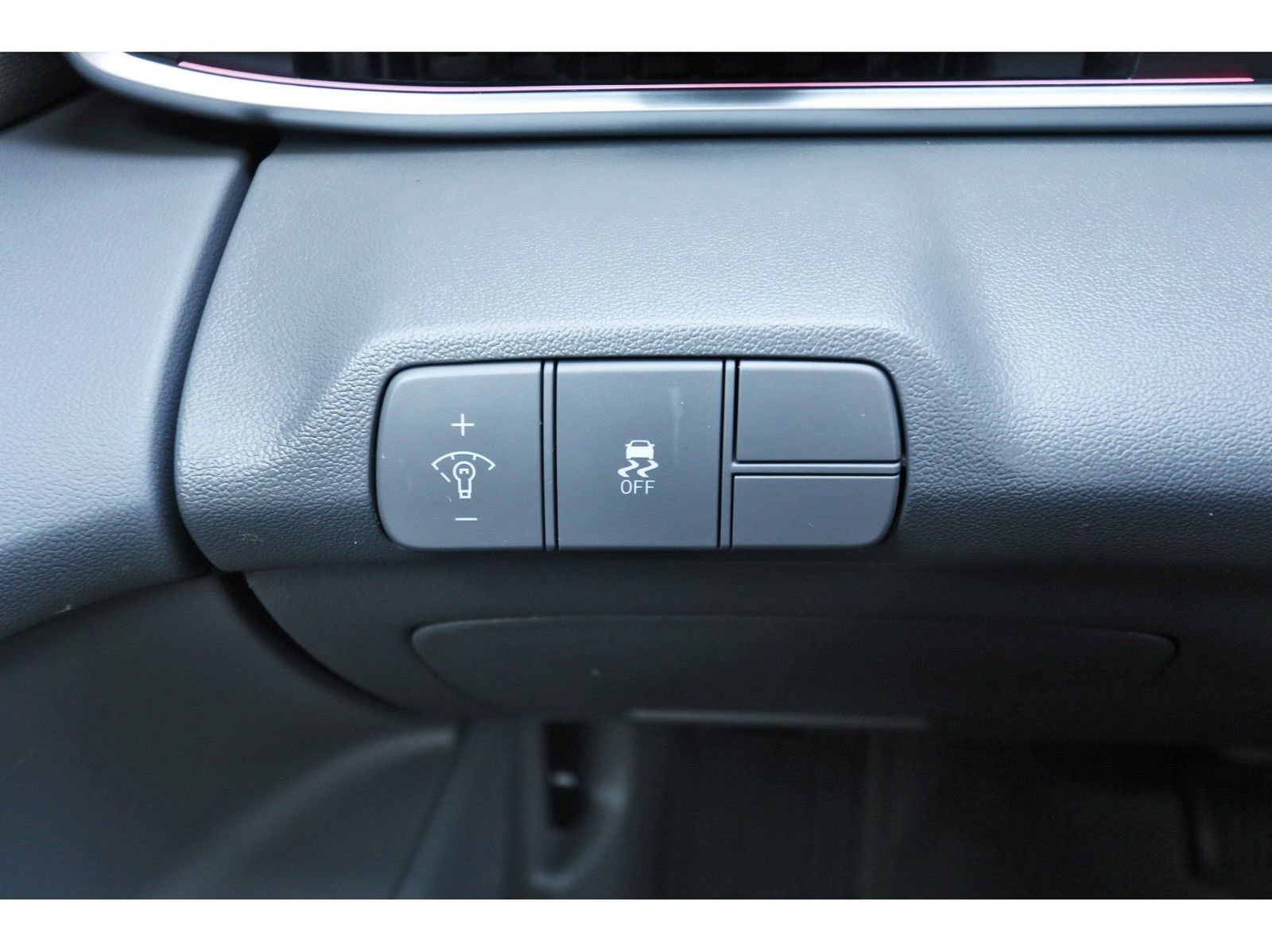Certified 2024 Hyundai Elantra SEL image 21
