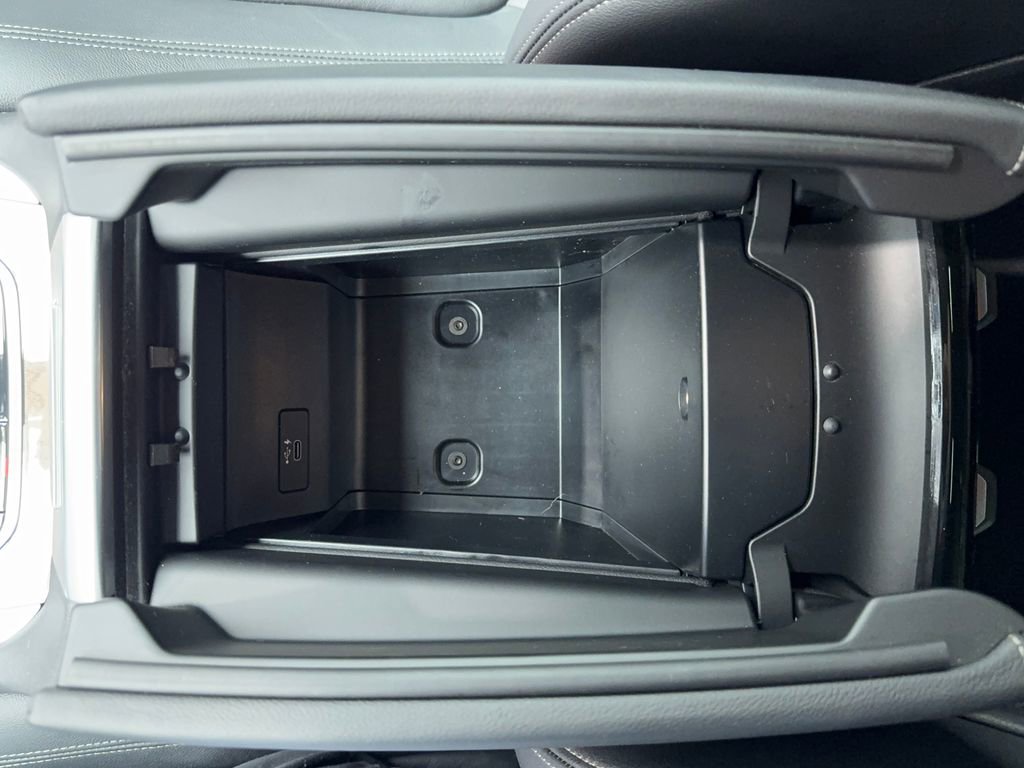 Used 2022 BMW X6 xDrive40i w/ M Sport Package image 33