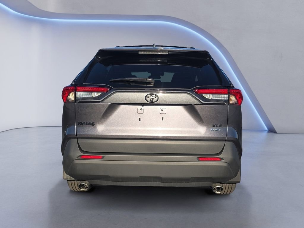 Used 2025 Toyota RAV4 XLE w/ Convenience Package image 4