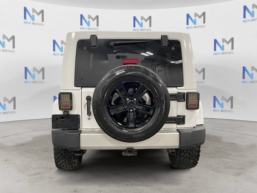Used 2015 Jeep Wrangler Unlimited Sahara w/ Connectivity Group AWD/4WD image 4