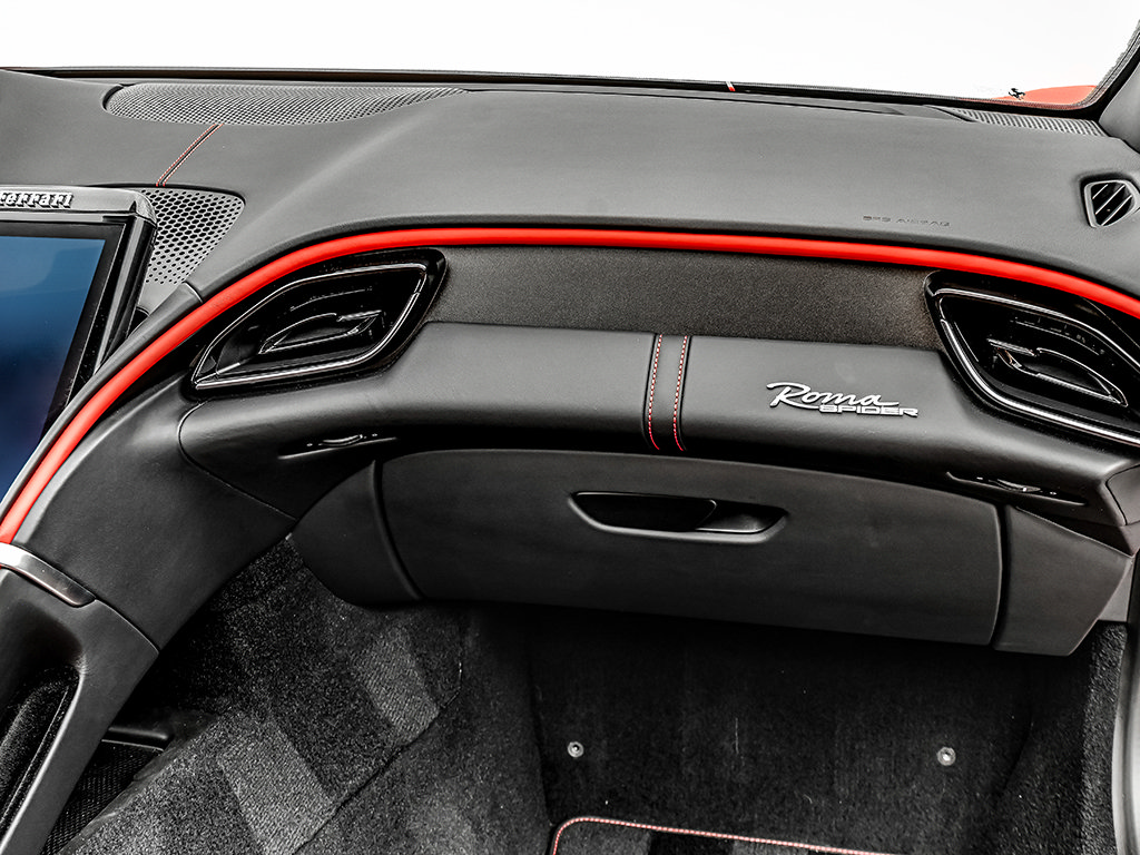 Certified 2026 Ferrari Roma Spider RWD image 17