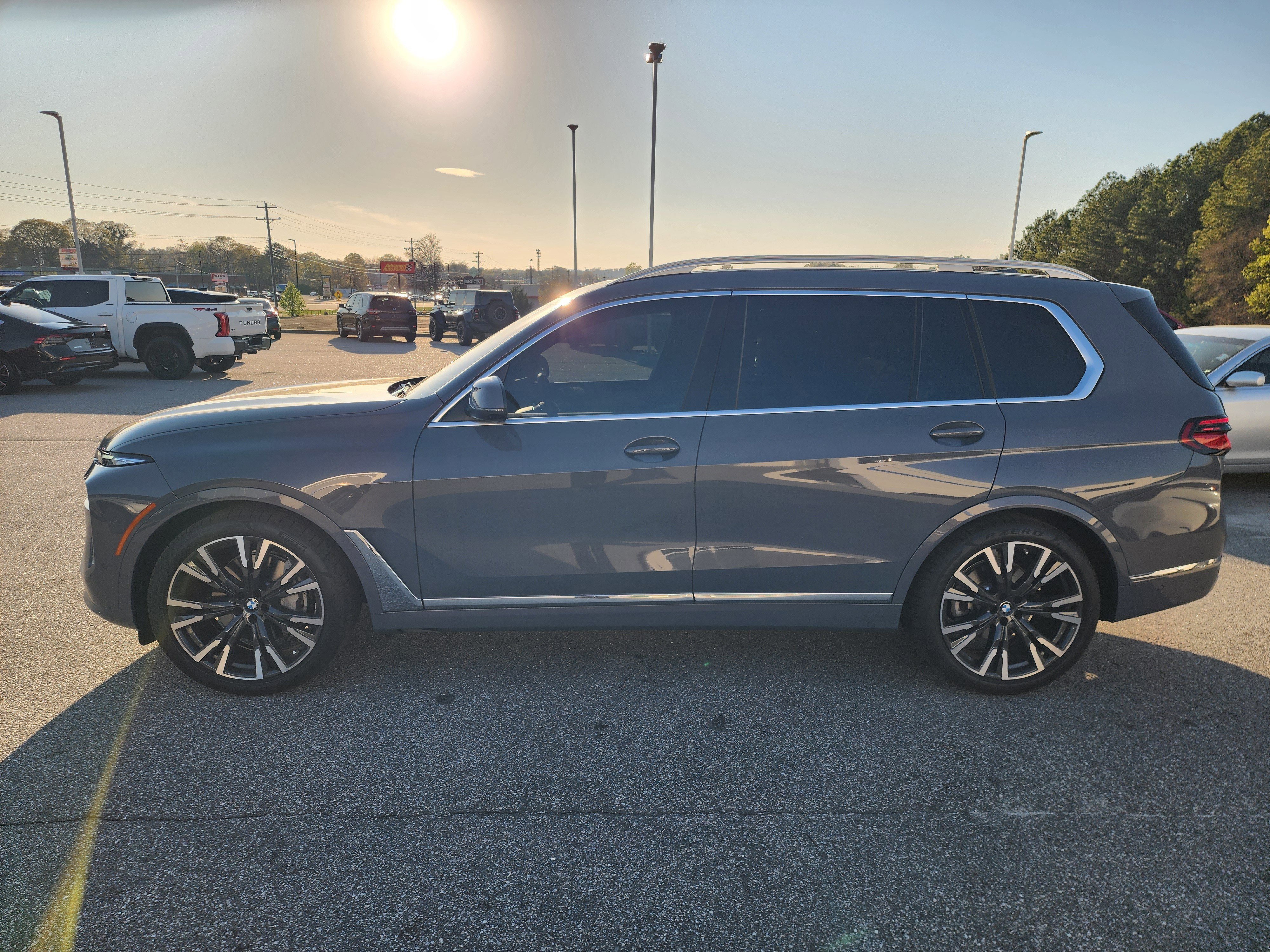 Used 2026 BMW X7 xDrive40i w/ Executive Package image 8