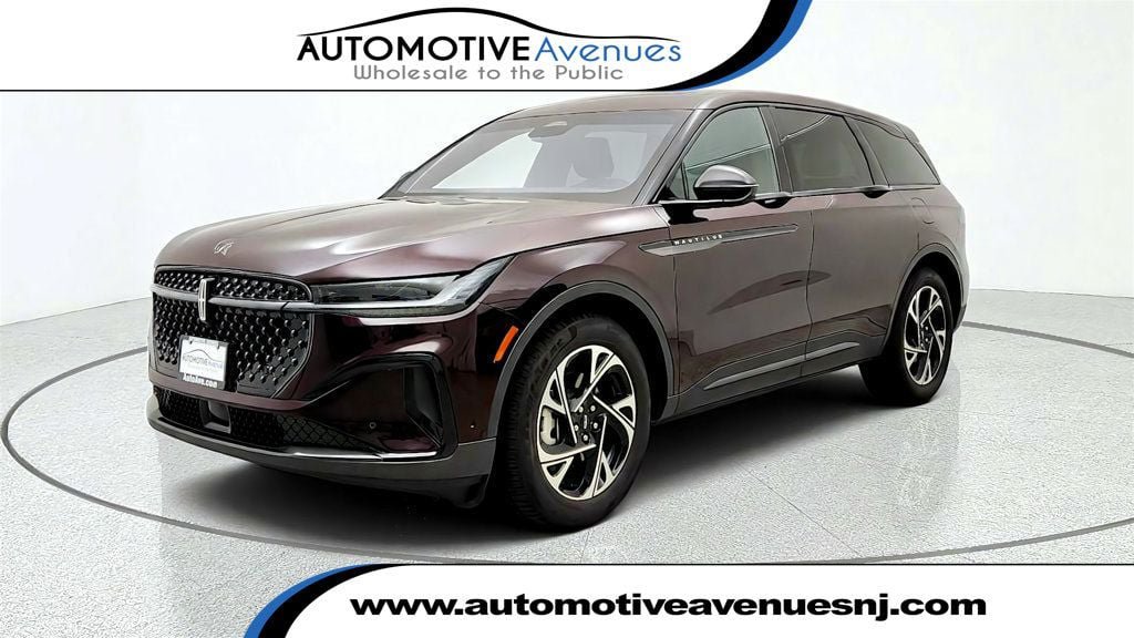 Used 2024 Lincoln Nautilus Premier w/ Equipment Group 102A AWD/4WD image 1