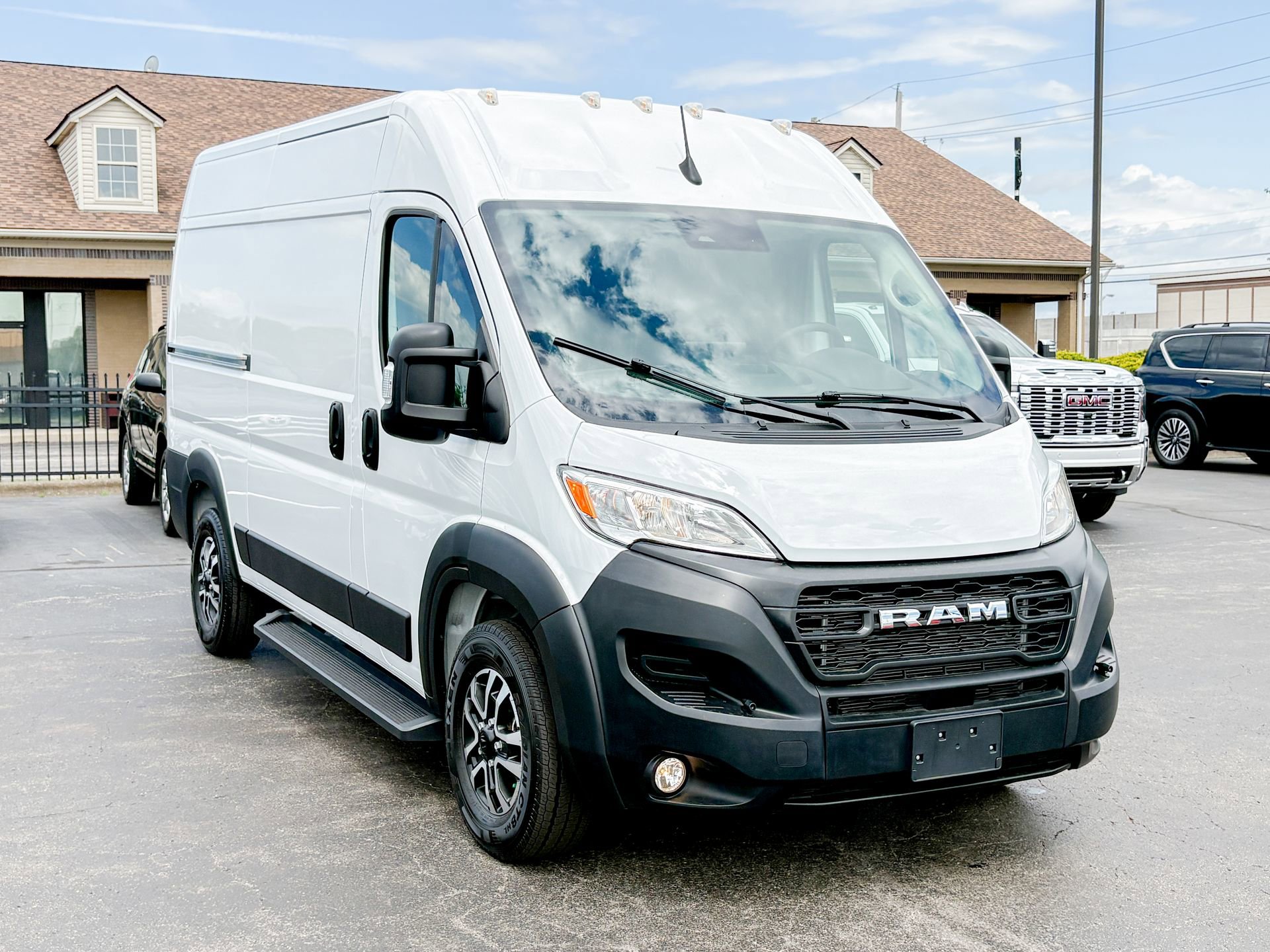 Used 2024 RAM ProMaster 2500 w/ Premium Convenience Group FWD image 20