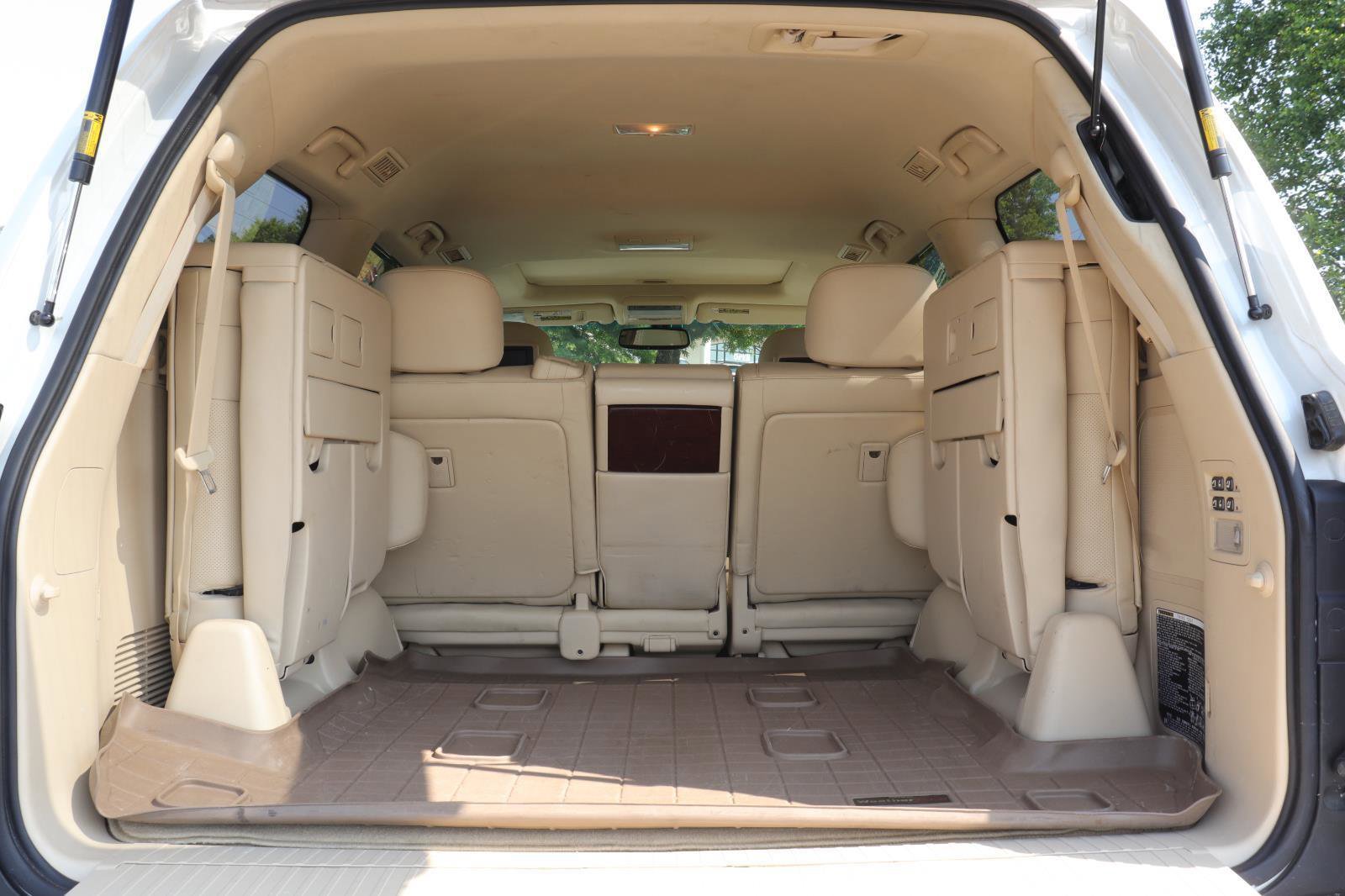 Used 2013 Lexus LX 570 4WD w/ Luxury Pkg image 19