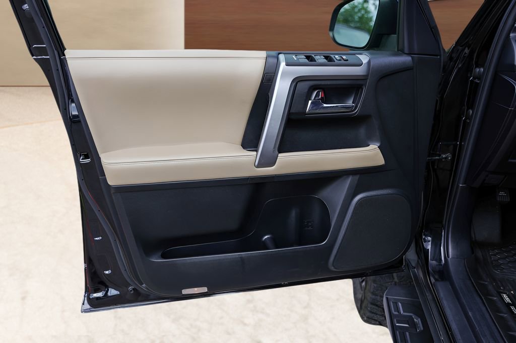 Used 2019 Toyota 4Runner SR5 AWD/4WD image 22