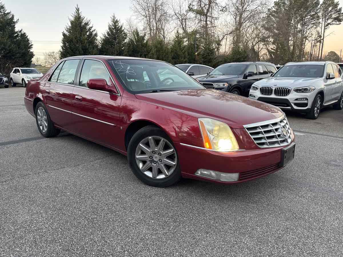 Used 2009 Cadillac DTS image 4