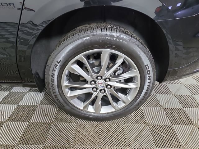 Used 2024 Buick Enclave Avenir w/ Avenir Technology Package image 16