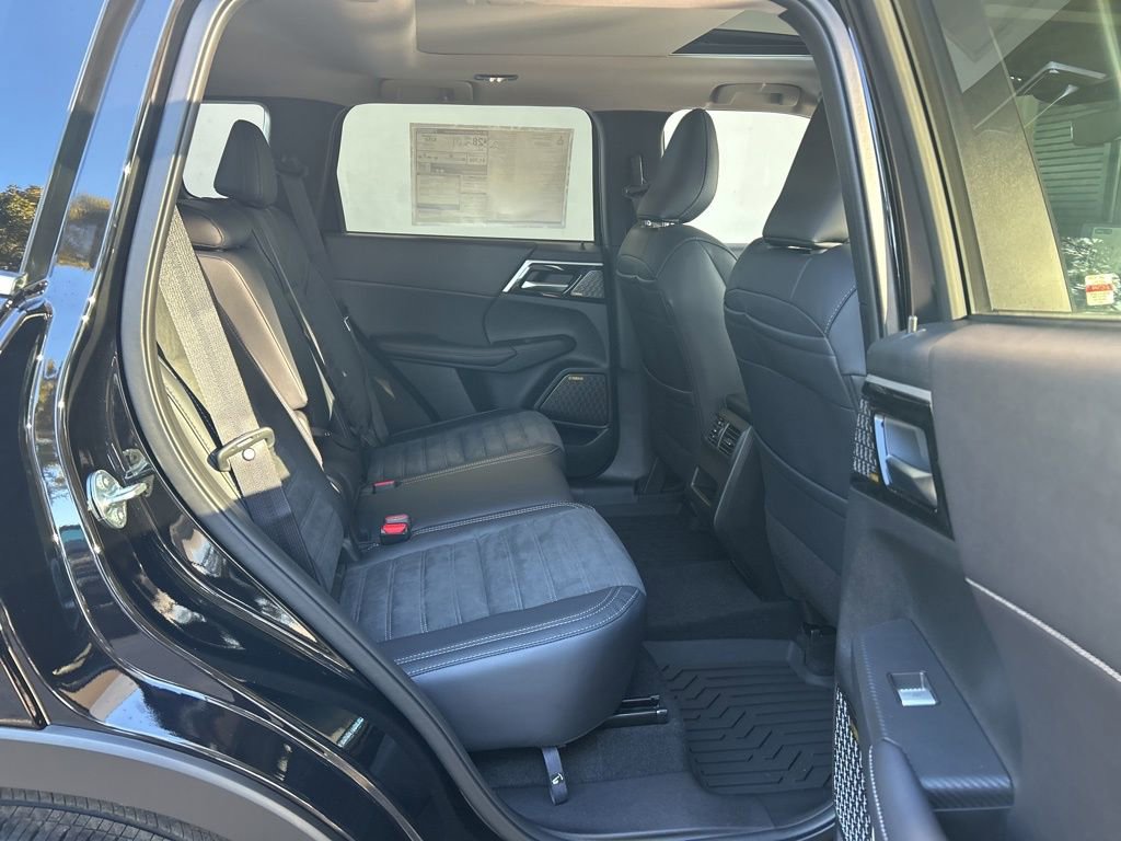 New 2026 Mitsubishi Outlander SE image 25