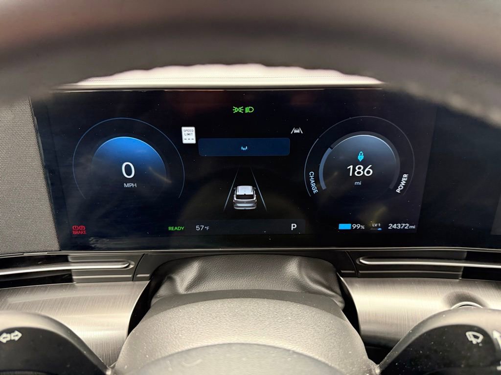 Used 2025 Hyundai Kona Limited image 4