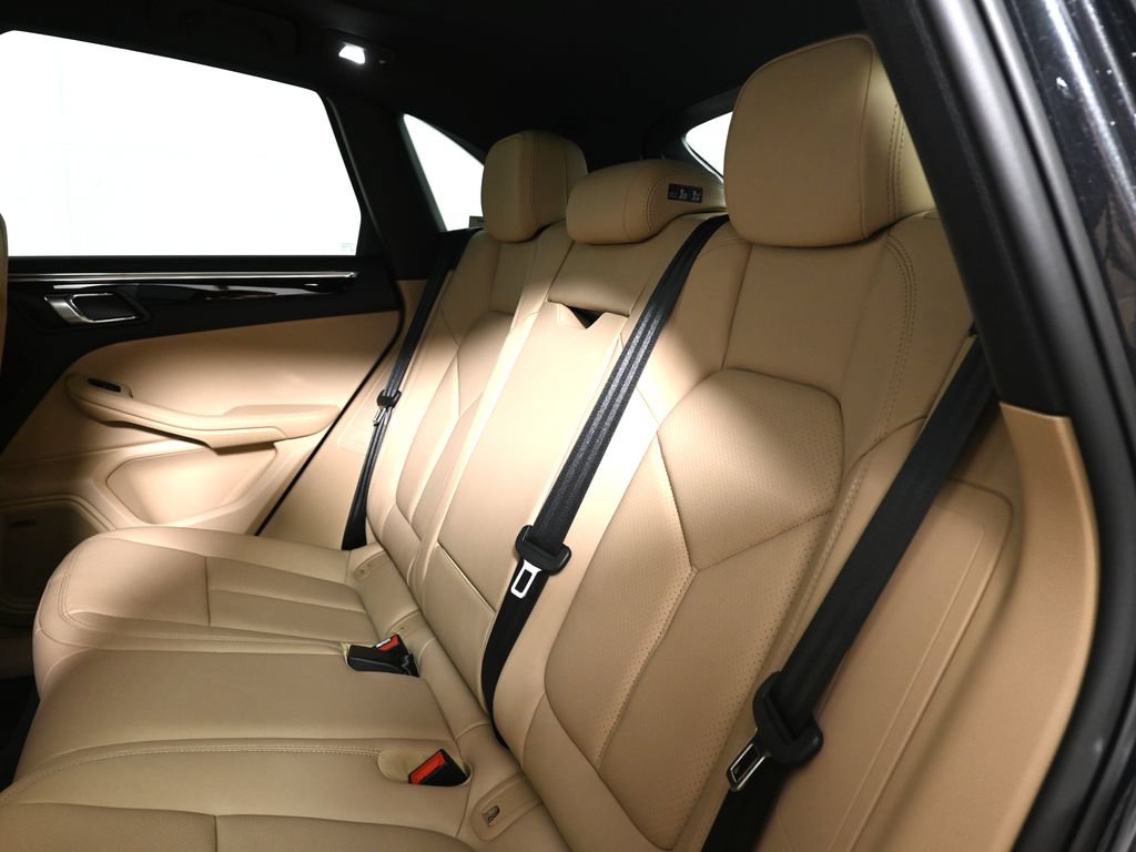 New 2026 Porsche Macan AWD/4WD image 38