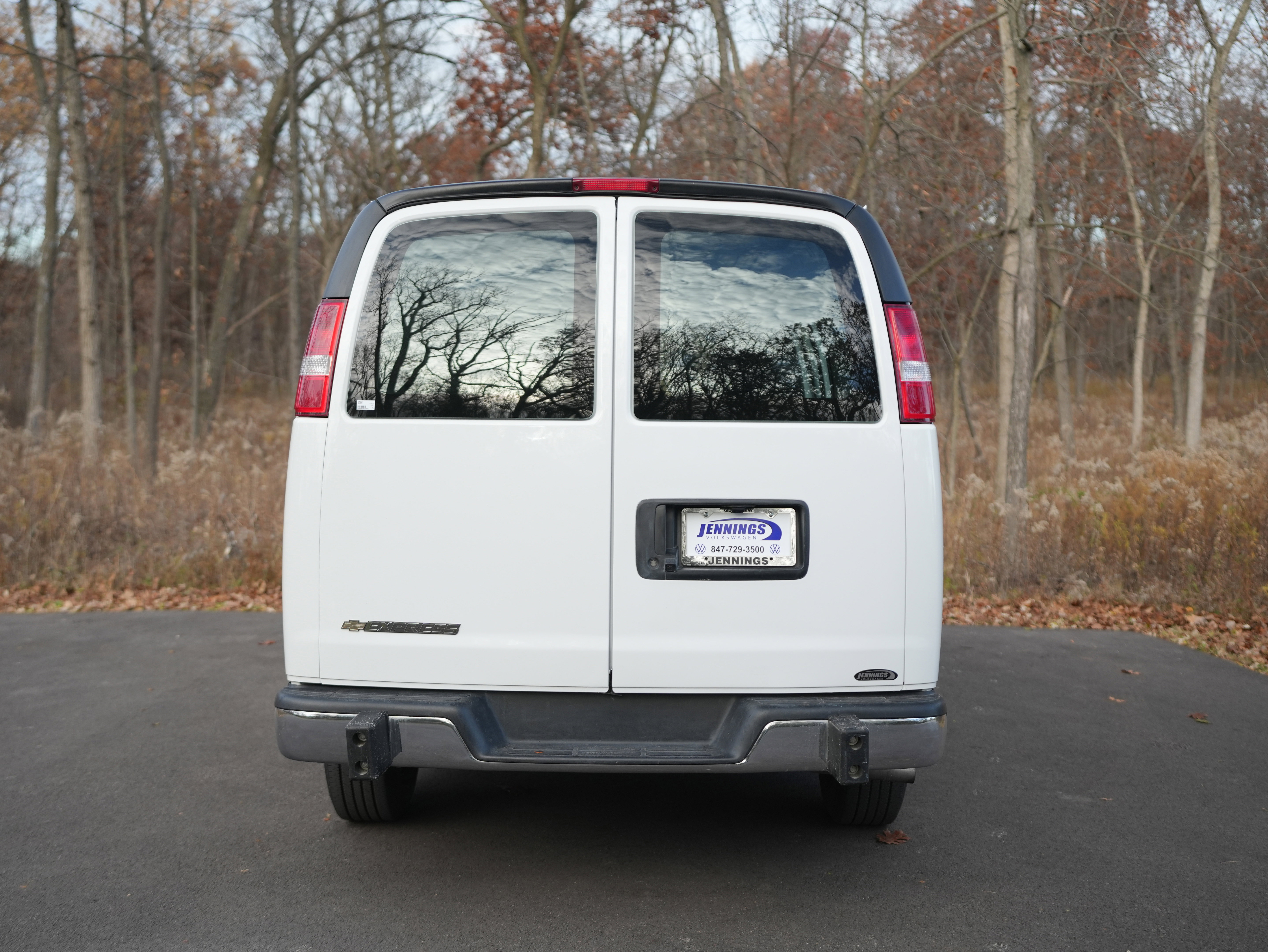 Used 2023 Chevrolet Express 2500 w/ Driver Convenience Package image 6
