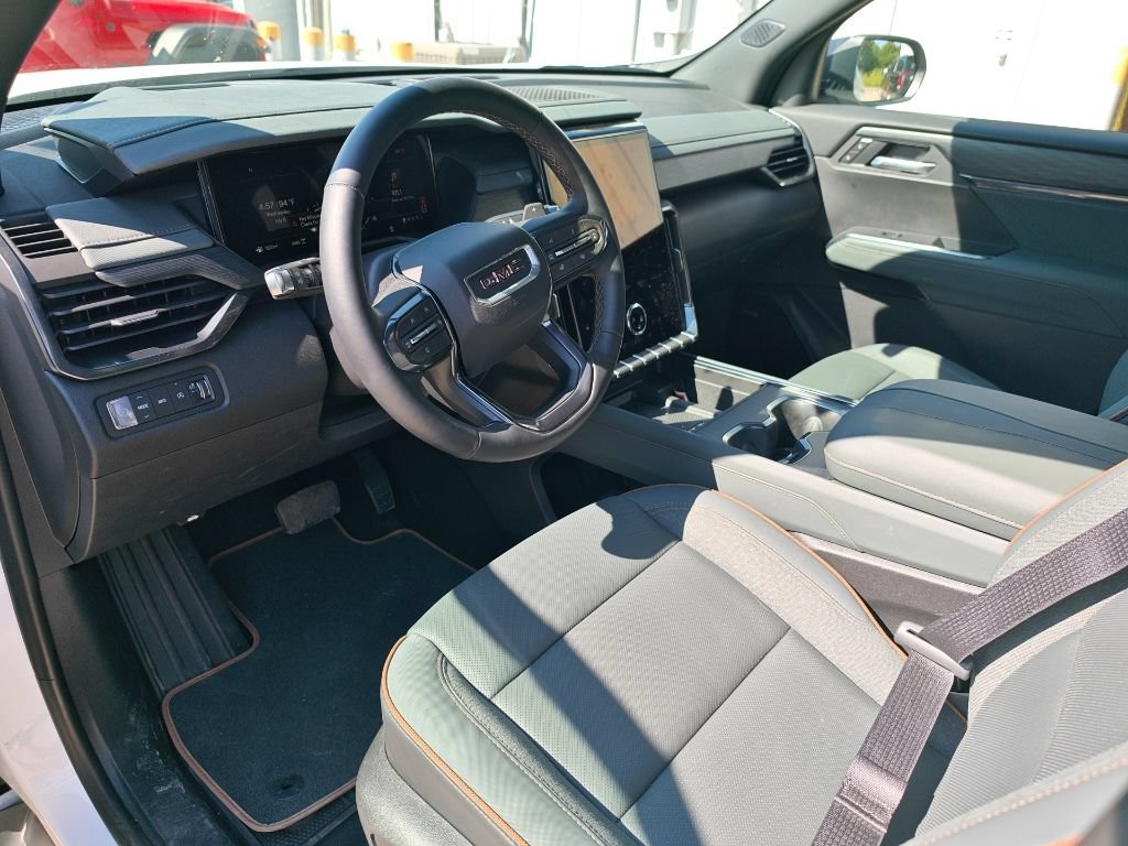 Used 2026 GMC Acadia AT4 w/ Luxury Package AWD/4WD image 10
