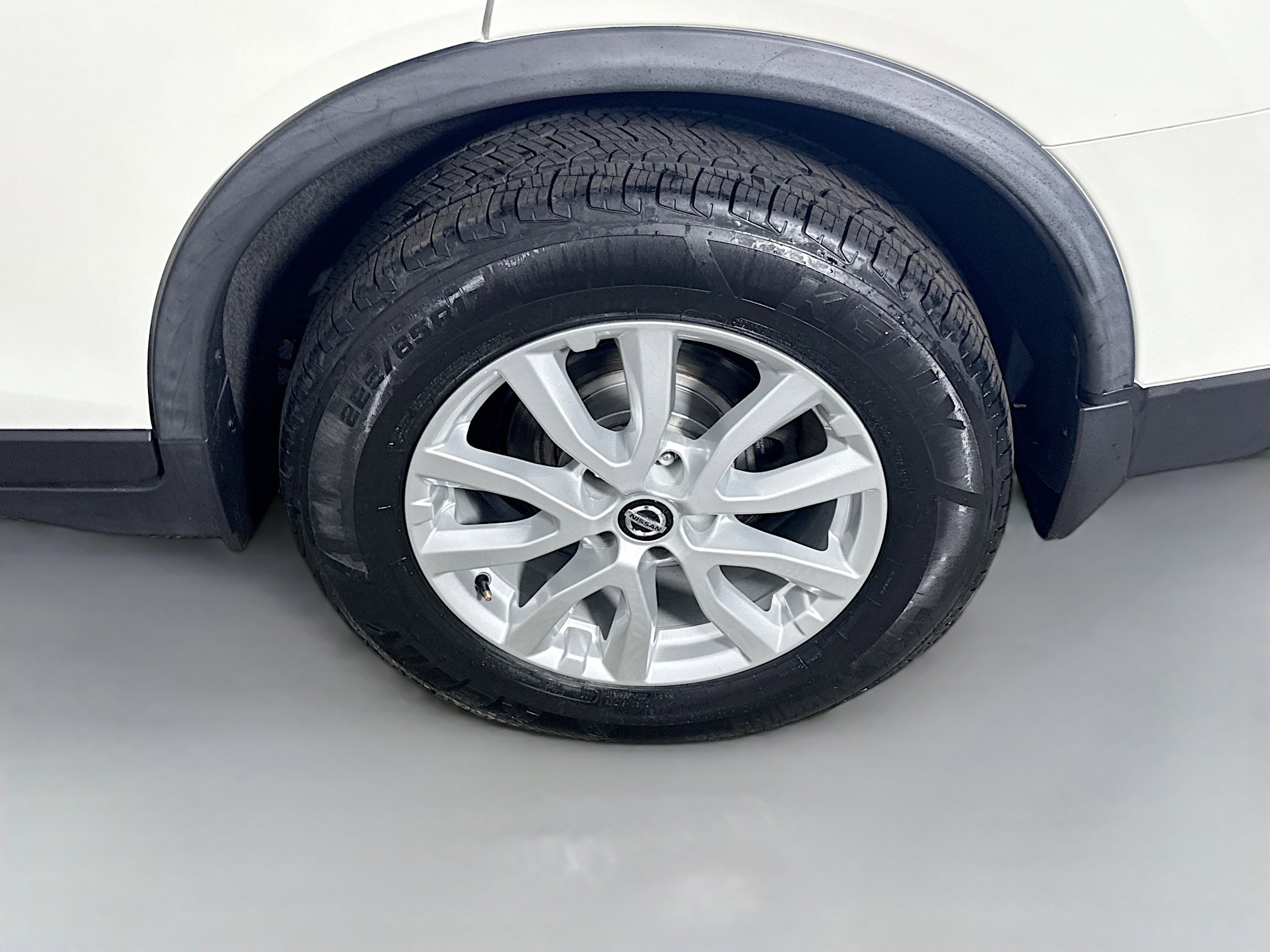 Used 2019 Nissan Rogue SV image 37