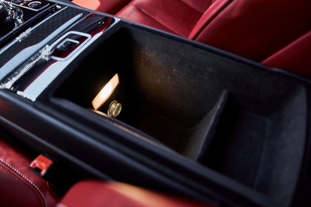 Used 2024 Rolls-Royce Cullinan Black Badge w/ Dark Exterior Package AWD/4WD image 76