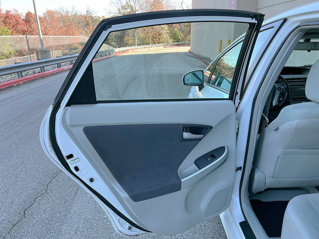 Used 2010 Toyota Prius Five image 36