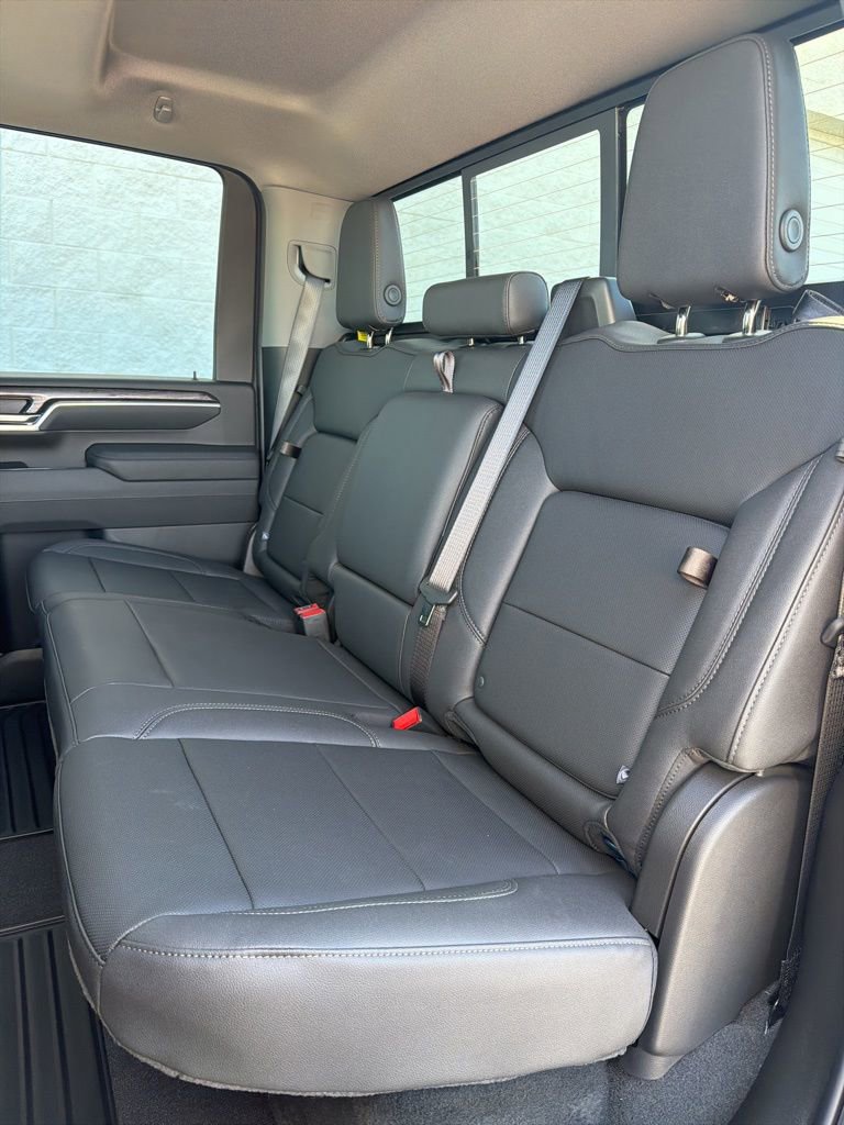 New 2026 Chevrolet Silverado 2500 LTZ w/ LTZ Convenience Package AWD/4WD image 25