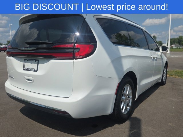 Used 2022 Chrysler Pacifica Touring-L FWD image 10