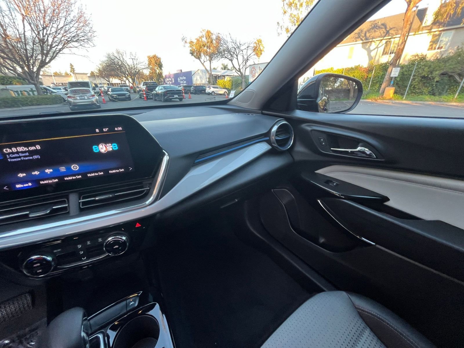 Used 2025 Chevrolet Trax LT image 33