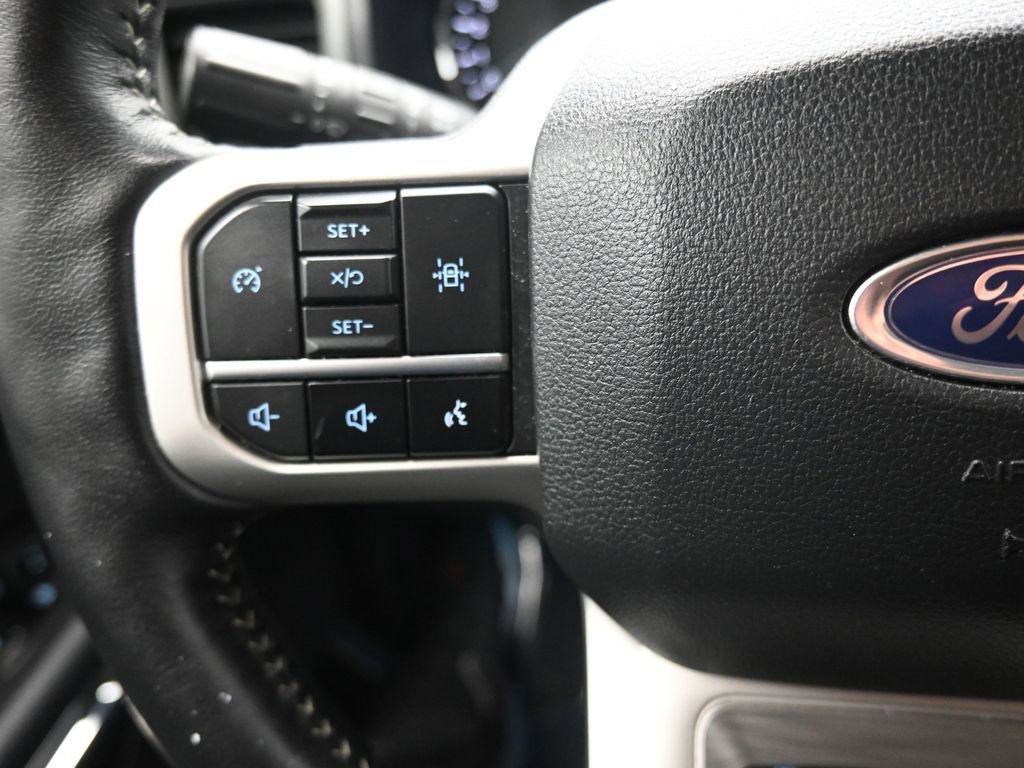 Used 2024 Ford Expedition XLT image 25