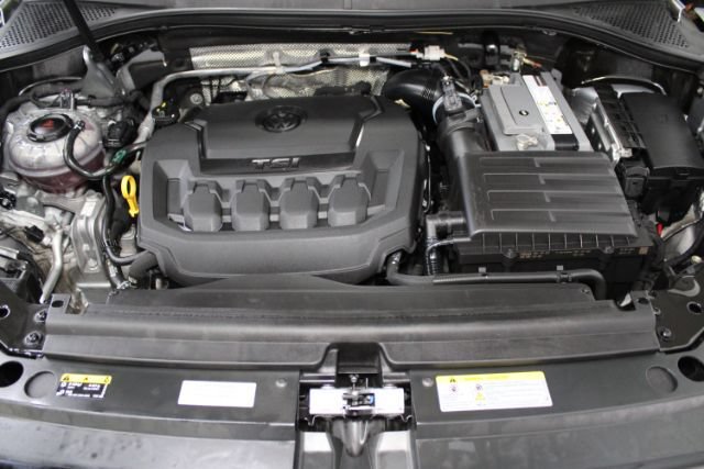 Used 2021 Volkswagen Tiguan SE w/ Panoramic Sunroof Package FWD image 26