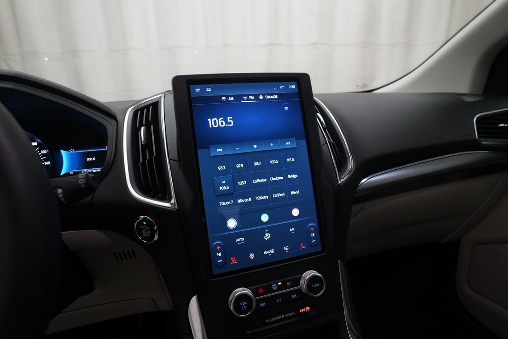 Used 2024 Ford Edge Titanium image 6