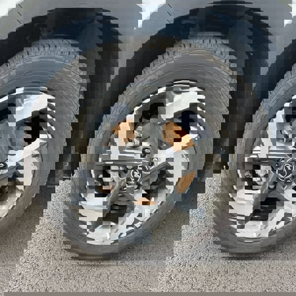 Used 2025 Hyundai Venue Limited image 10