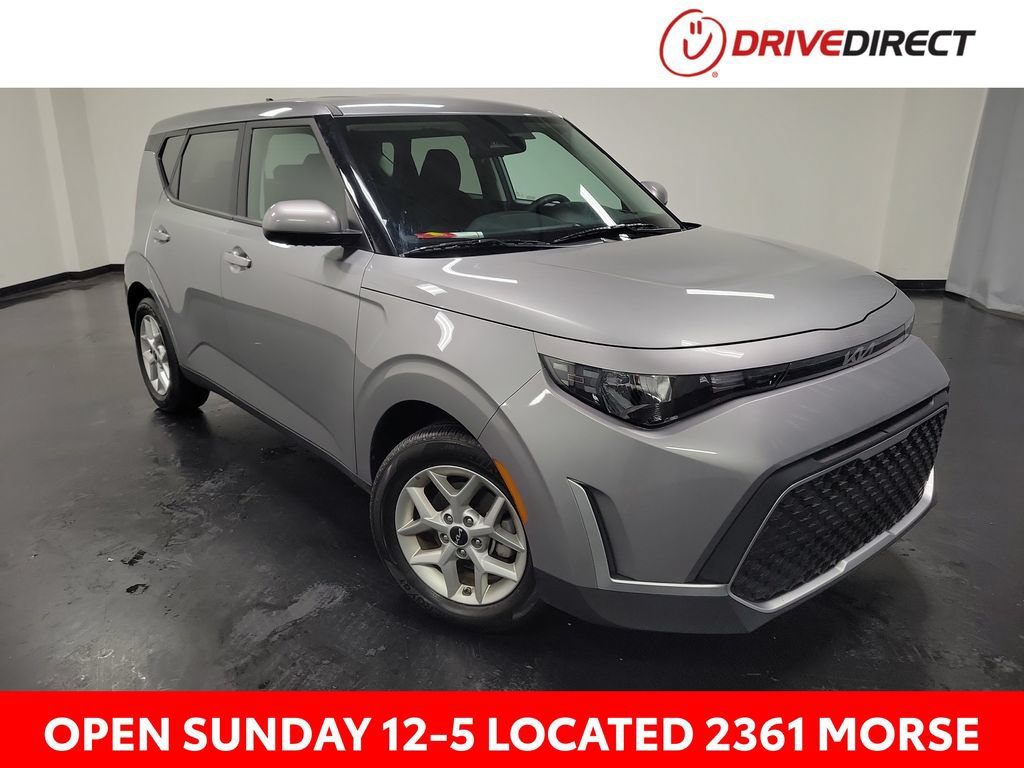 Used 2025 Kia Soul LX w/ LX Technology Package FWD image 1