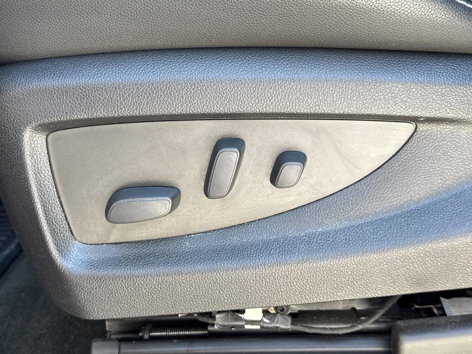 Used 2018 Chevrolet Silverado 1500 LTZ image 17