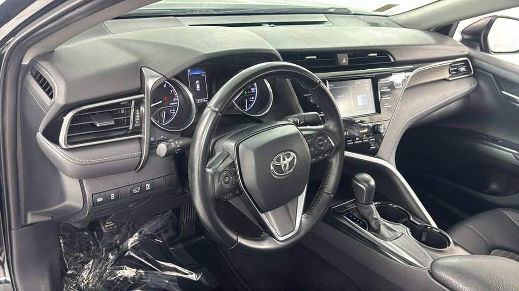 Used 2020 Toyota Camry SE image 32