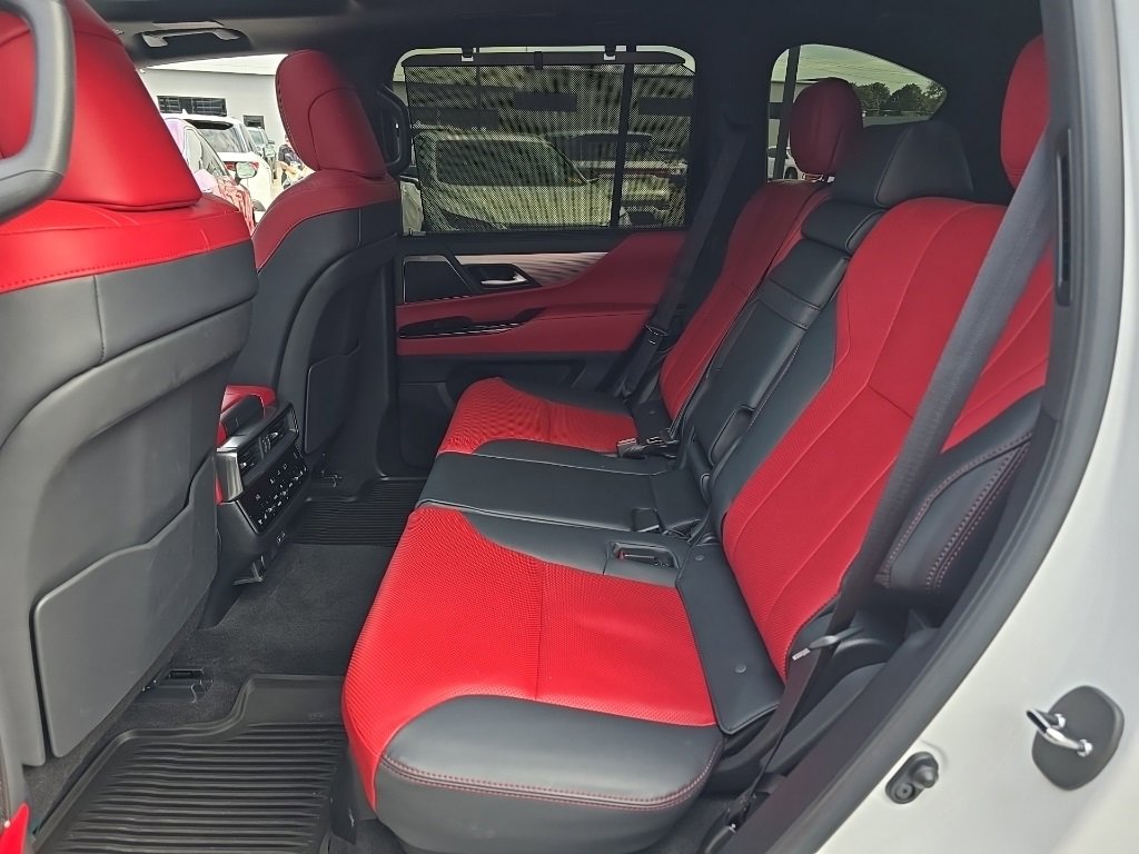 Used 2024 Lexus LX 600 F Sport image 32