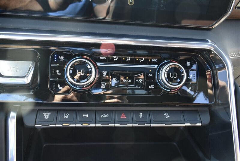 Used 2024 GMC Sierra 3500 Denali Ultimate image 24