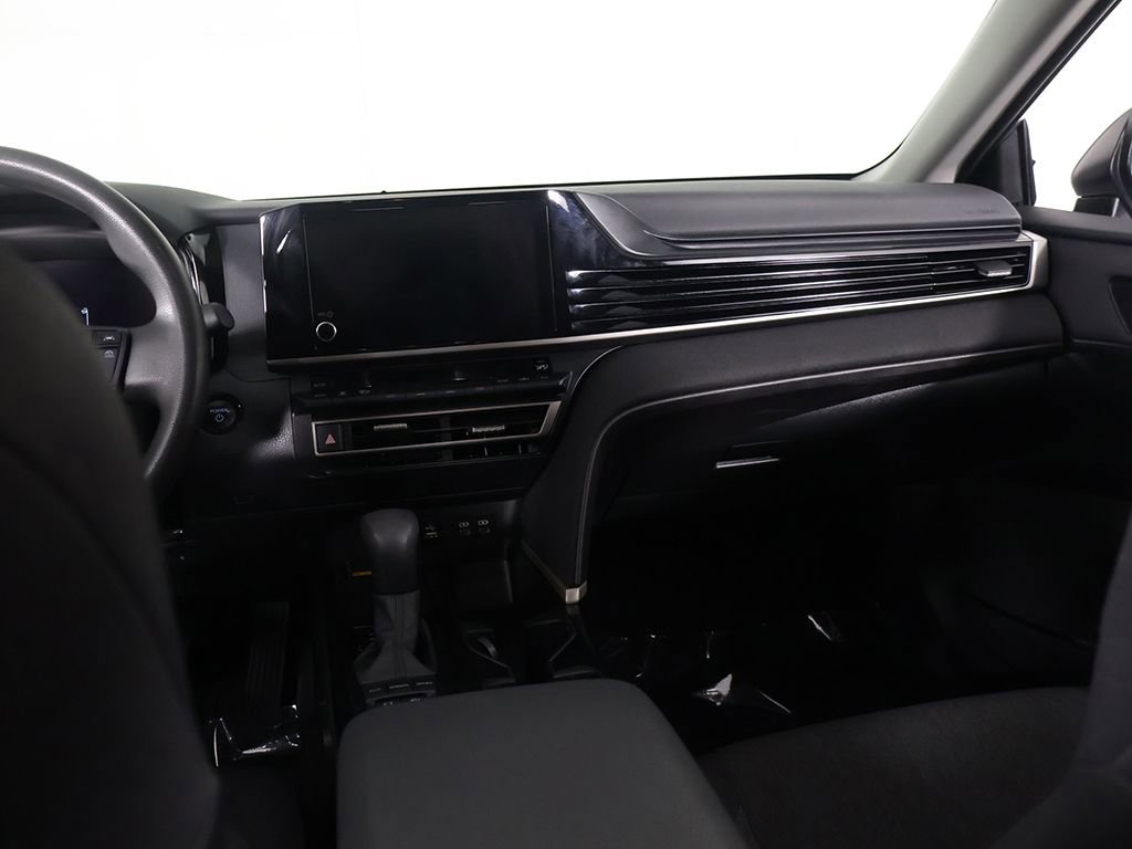 Used 2025 Toyota Camry LE FWD image 29