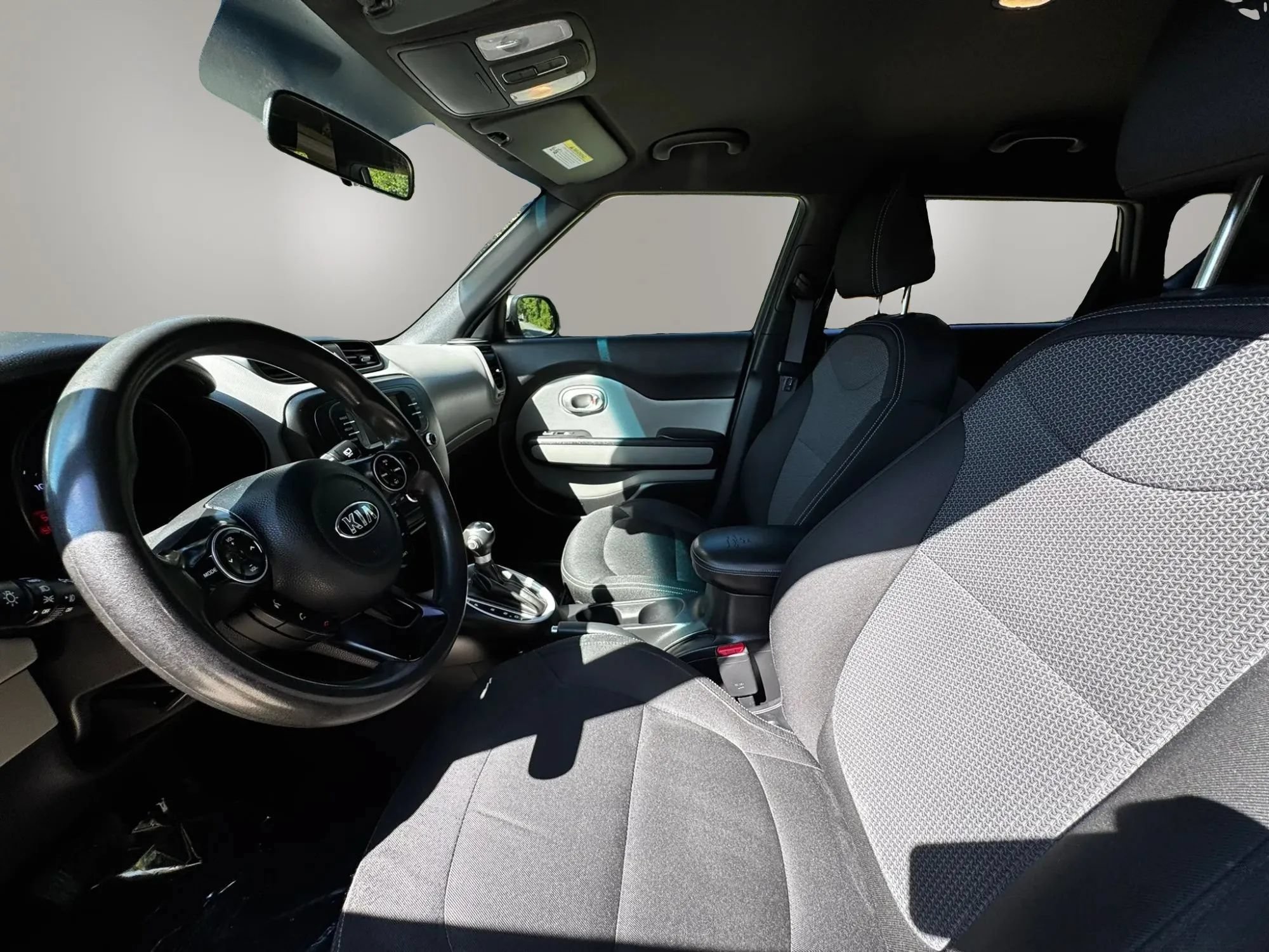 Used 2017 Kia Soul + FWD image 11
