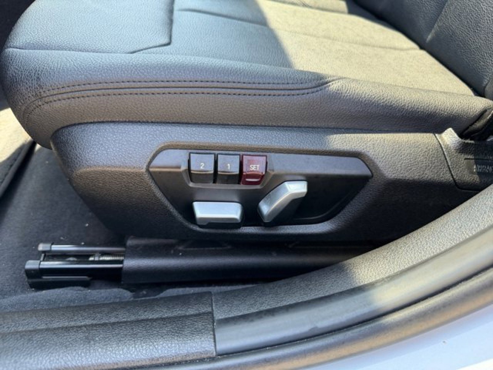 Used 2018 BMW 320i xDrive Sedan AWD/4WD image 11