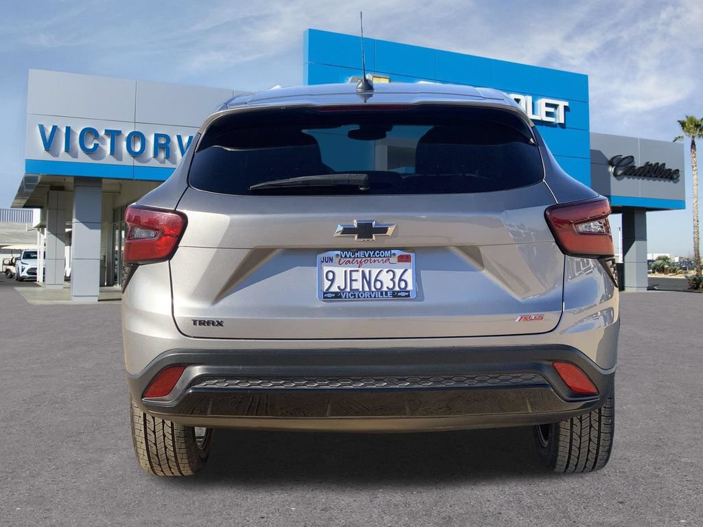 Used 2024 Chevrolet Trax RS FWD image 5