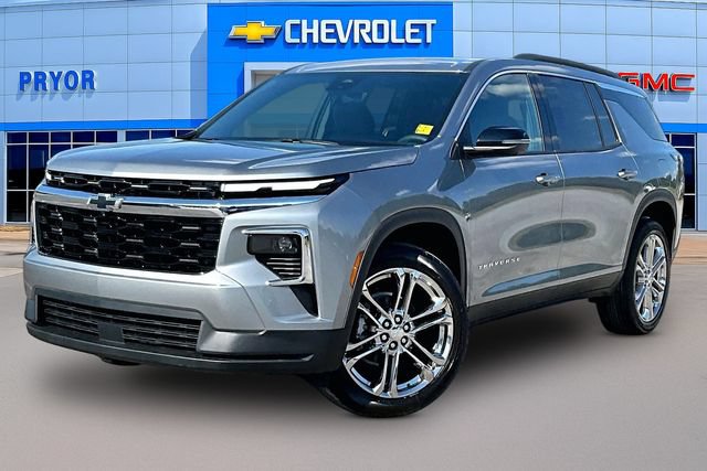 New 2027 Chevrolet Traverse LT w/ Driver Confidence Package FWD image 2