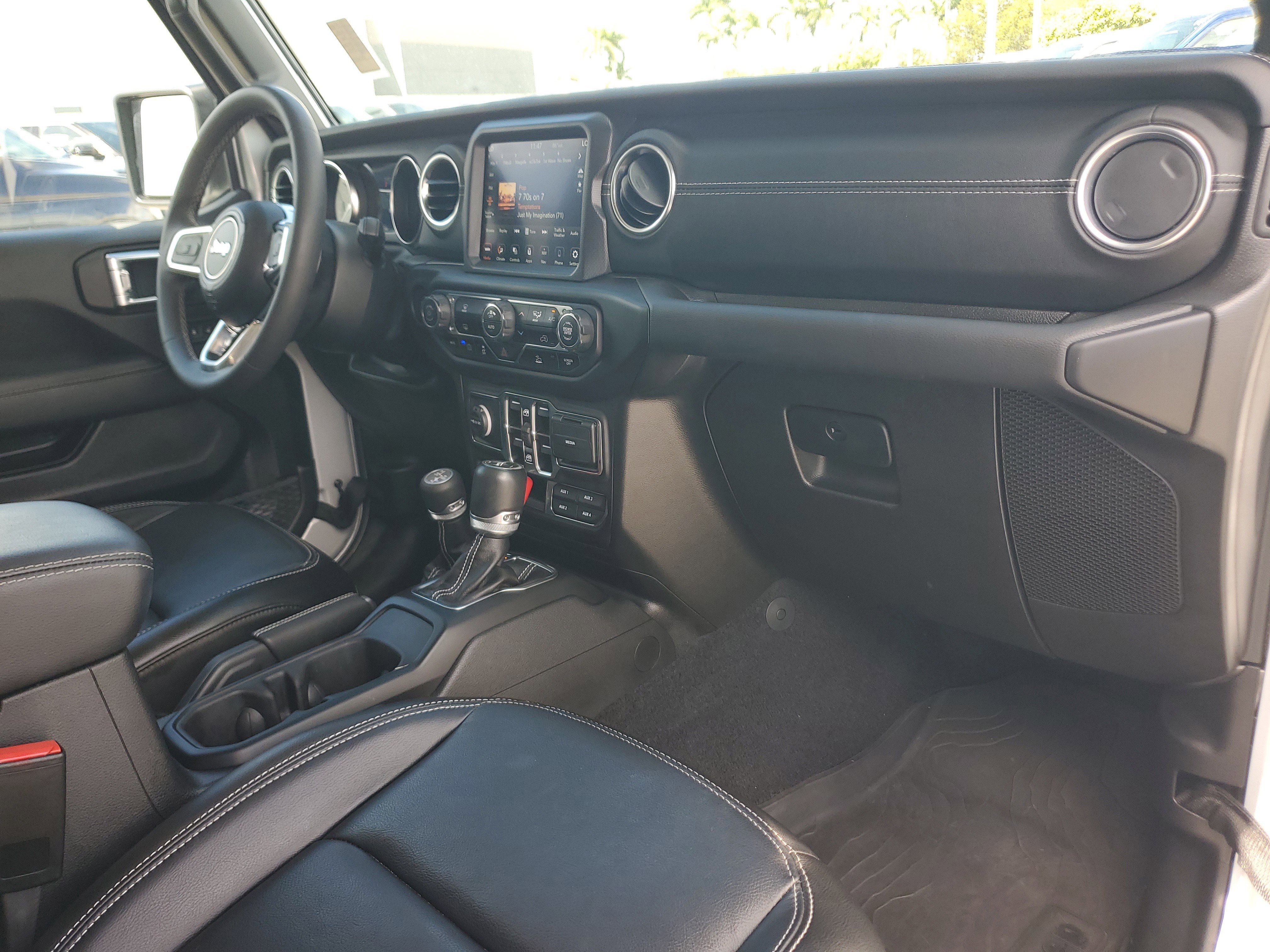 Used 2023 Jeep Wrangler Unlimited Sahara image 19