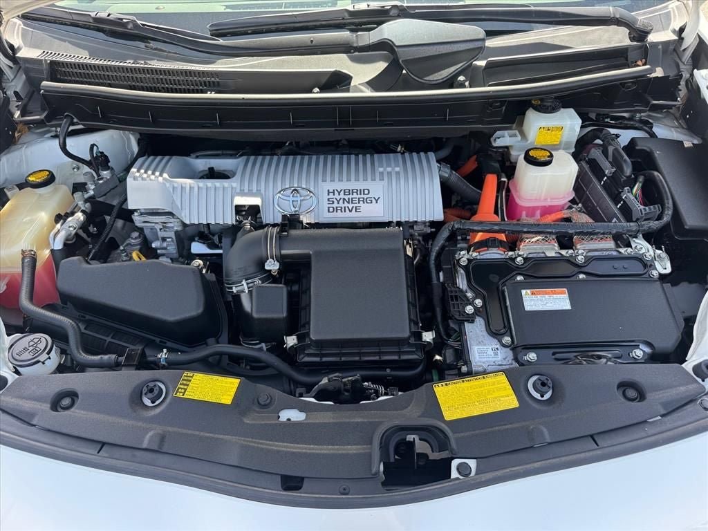 Used 2013 Toyota Prius Two image 12