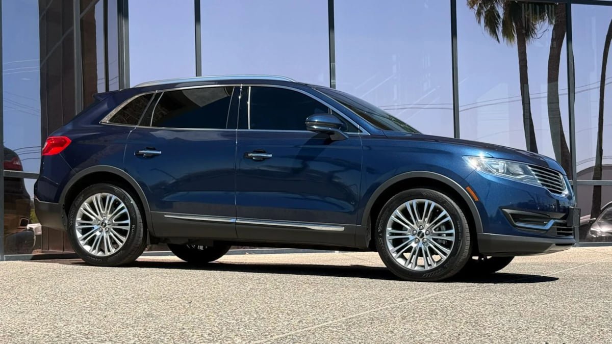 Used 2017 Lincoln MKX Reserve image 16