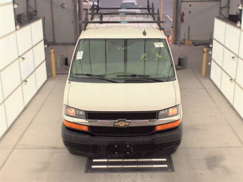 Used 2018 Chevrolet Express 3500 w/ Driver Convenience Package RWD image 2