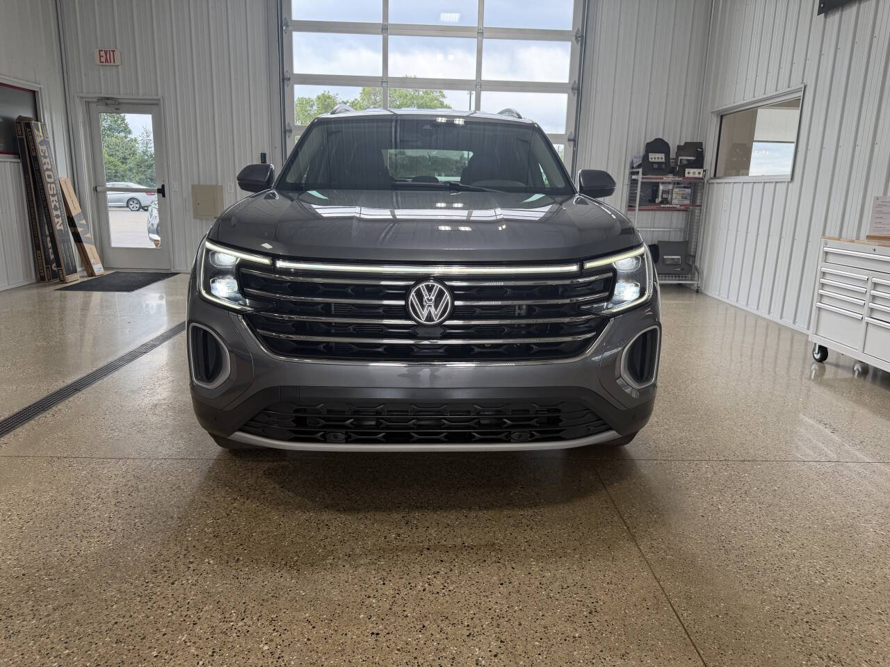 Used 2024 Volkswagen Atlas SE AWD/4WD image 6