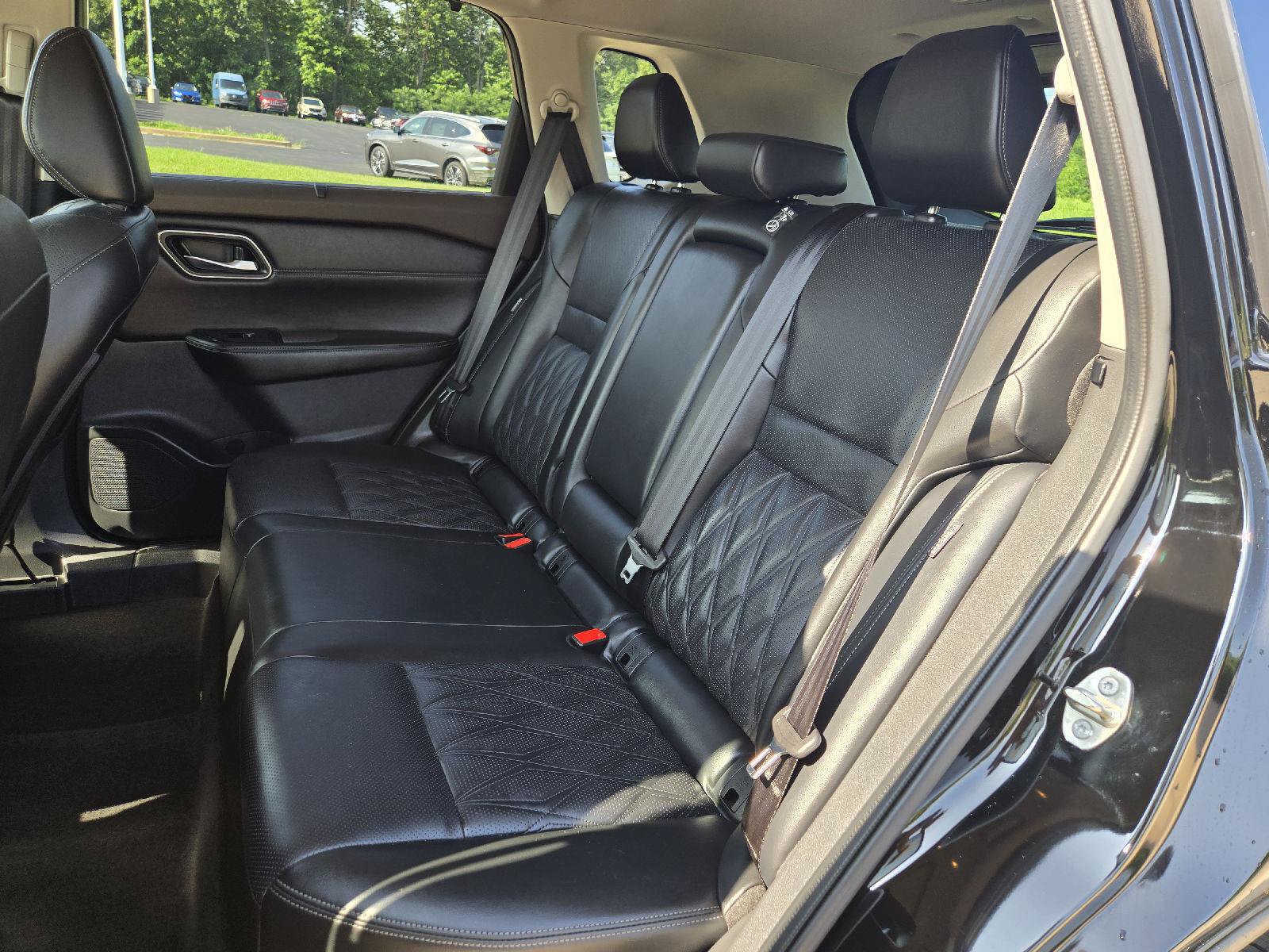 Used 2023 Nissan Rogue Platinum w/ Platinum Premium Package AWD/4WD image 28